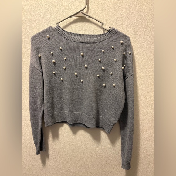 H&M Gray Crop Sweater with Pearl Details - Picture 2 of 5